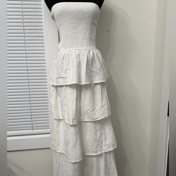 Beach Casual Boho Strapless White Tiered Dress Size Medium - Picture 12 of 12